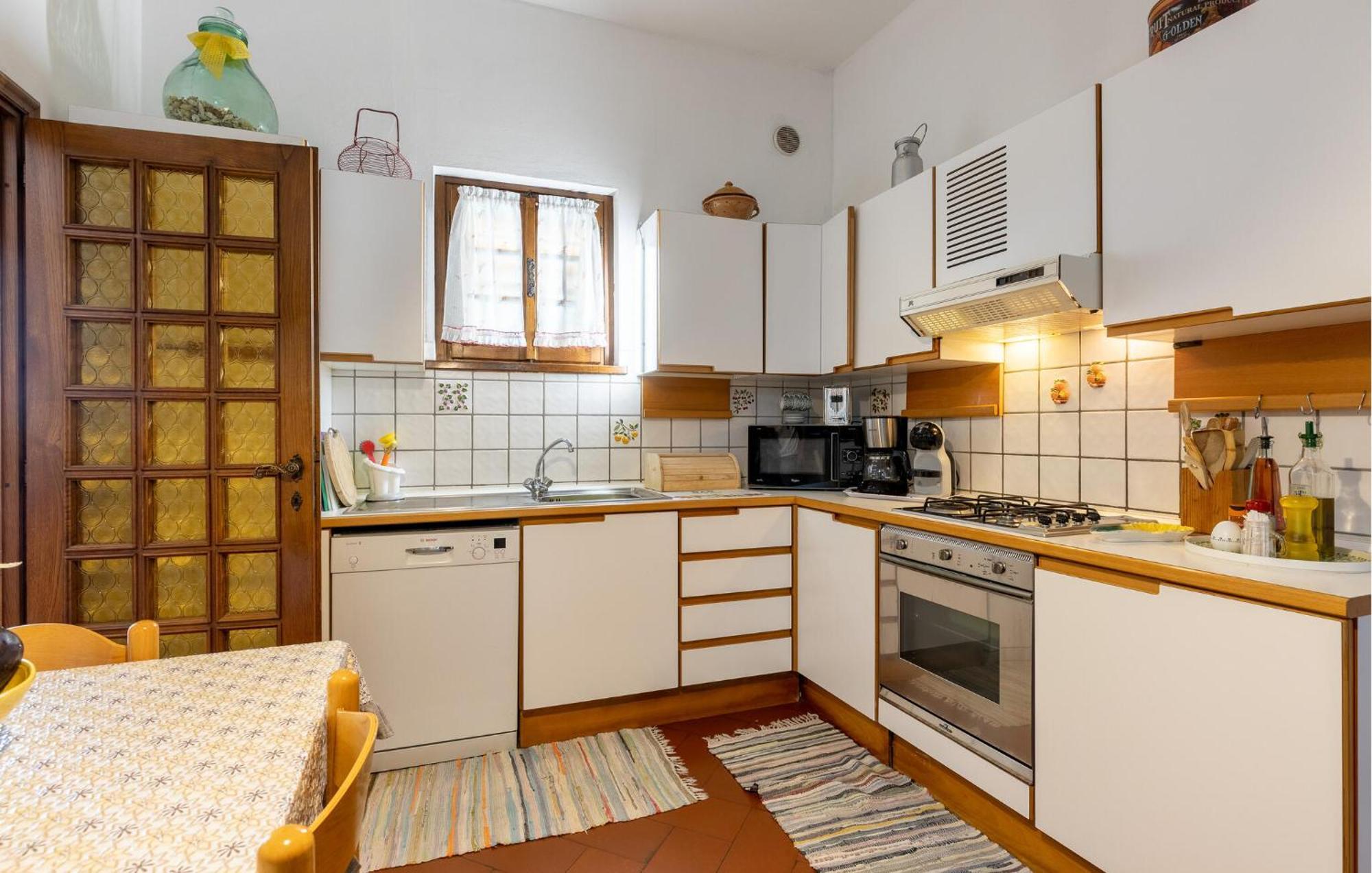 Beautiful Home In Uzzano Pt With Kitchen Exterior foto