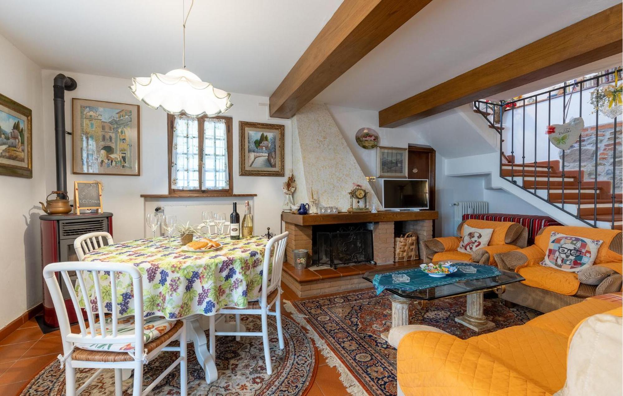 Beautiful Home In Uzzano Pt With Kitchen Exterior foto